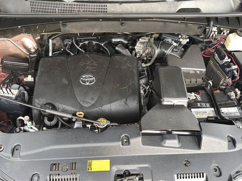 Used 2017 Toyota Highlander AWD V6 image 35