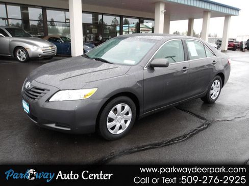 Used 2009 Toyota Camry LE image 1