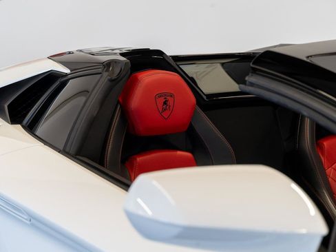 Used 2015 Lamborghini Aventador LP 700-4 image 38