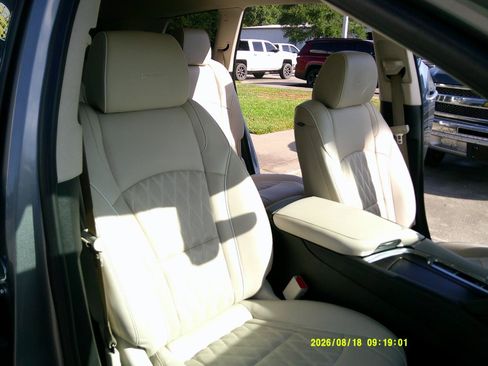 Used 2023 Buick Enclave Avenir w/ Avenir Technology Package FWD image 18