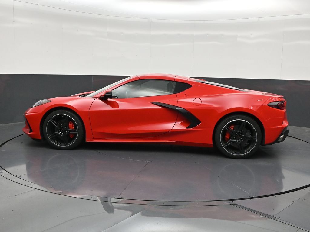 Used 2024 Chevrolet Corvette Stingray Preferred Cpe w/ 2LT RWD image 2