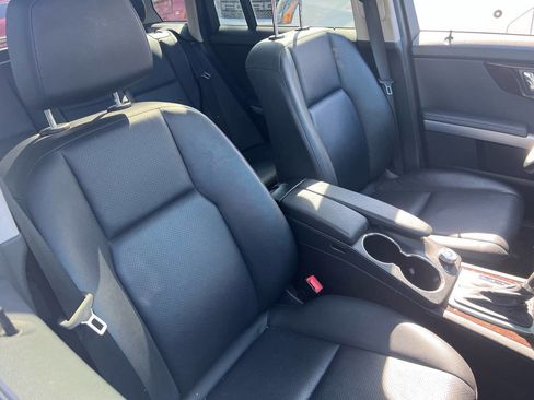 Used 2011 Mercedes-Benz GLK 350 4MATIC image 16