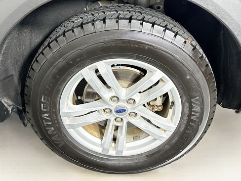 Used 2024 Ford Explorer XLT w/ Equipment Group 202A image 11