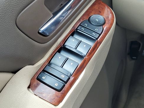 Used 2013 Chevrolet Tahoe LTZ AWD/4WD image 17