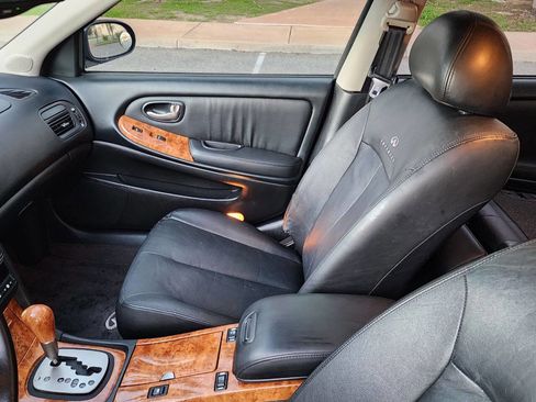 Used 2004 INFINITI I35 w/ Navigation Pkg image 28