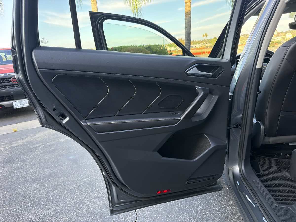 Used 2022 Volkswagen Tiguan SE FWD image 33