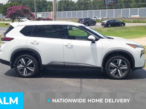Used 2025 Nissan Rogue SL AWD/4WD image 4