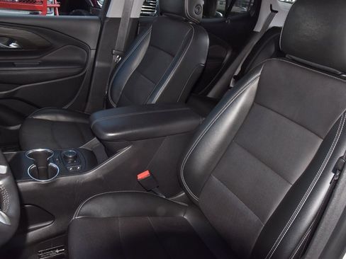 Used 2022 GMC Terrain SLT w/ Infotainment Package II image 32