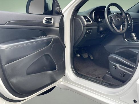 Used 2018 Jeep Grand Cherokee Altitude image 47