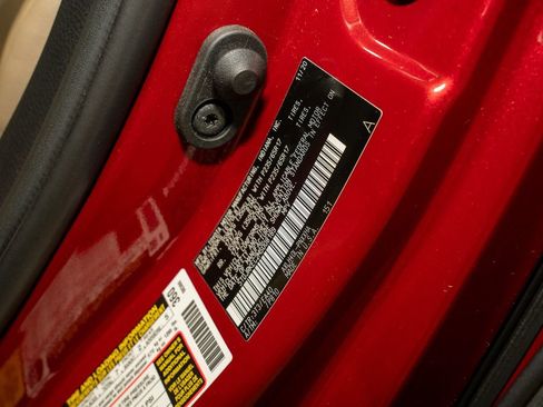 Used 2021 Toyota Sienna XLE image 21