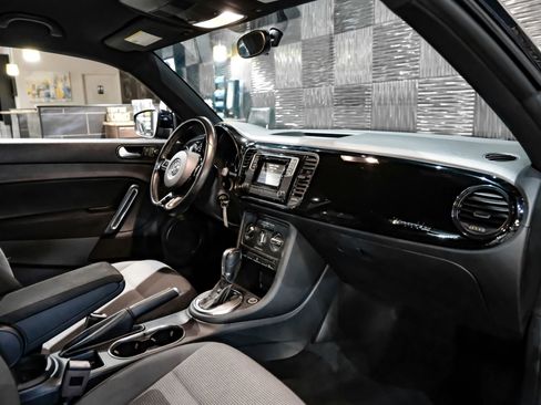Used 2019 Volkswagen Beetle 2.0T S image 12