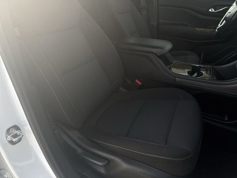 Used 2020 GMC Acadia SLE image 26