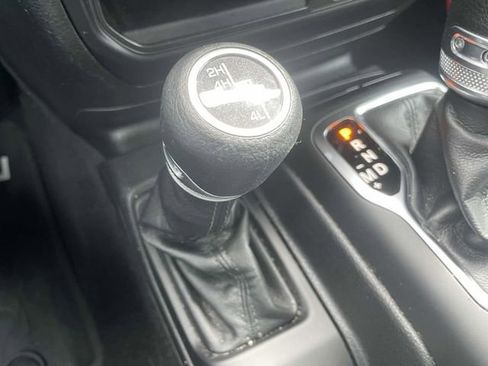 Used 2023 Jeep Wrangler Unlimited Sport AWD/4WD image 36