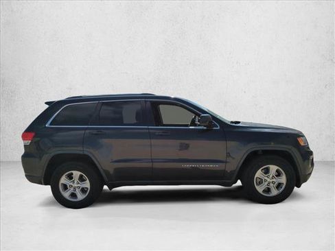 Used 2016 Jeep Grand Cherokee Laredo w/ Quick Order Package 23E RWD image 3