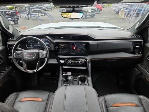 Used 2023 GMC Sierra 1500 AT4 w/ Technology Package AWD/4WD image 28