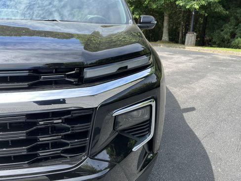 Used 2025 Chevrolet Traverse LT image 5