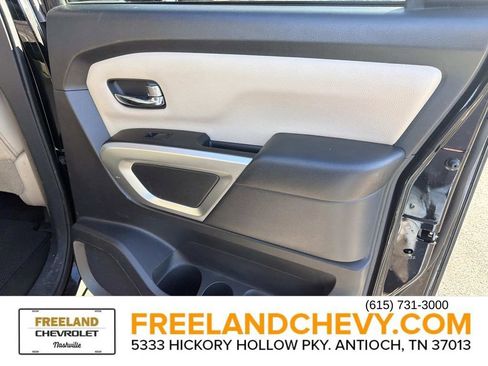 Used 2017 Nissan Titan SV image 22
