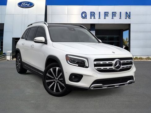 Used 2023 Mercedes-Benz GLB 250 image 2