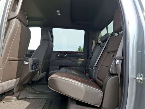 New 2026 GMC Sierra 3500 Denali w/ Denali Reserve Package AWD/4WD image 13