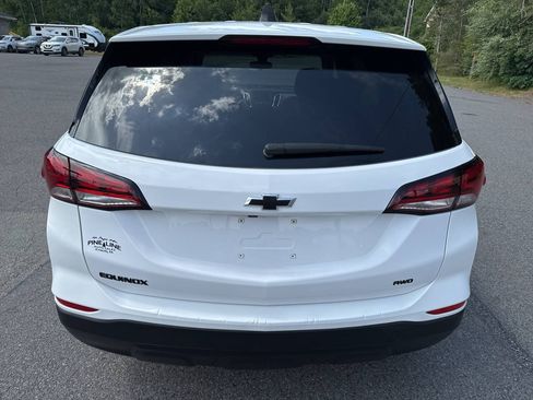 Used 2023 Chevrolet Equinox LS w/ LS Convenience Package AWD/4WD image 4