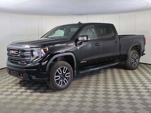 Used 2024 GMC Sierra 1500 AT4 w/ Technology Package AWD/4WD image 12