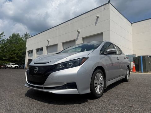 Used 2023 Nissan Leaf S FWD image 32