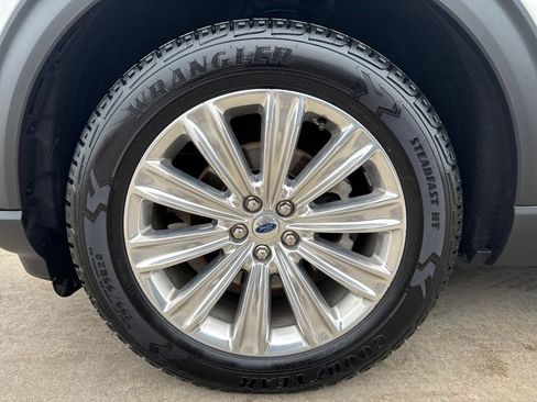 Used 2020 Ford Explorer Limited w/ Class III Trailer Tow Package image 11