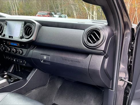 Used 2023 Toyota Tacoma TRD Off-Road w/ TRD Premium Off Road Package AWD/4WD image 19
