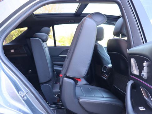 Used 2021 Mercedes-Benz GLE 350 4MATIC w/ AMG Line Exterior image 17