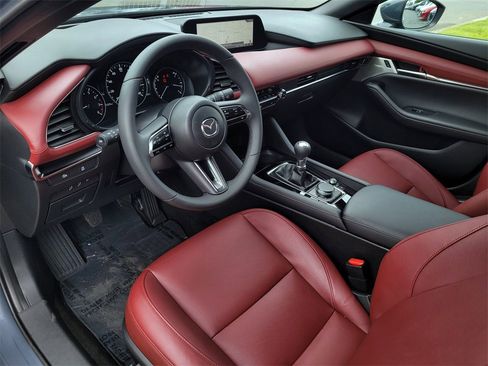Certified 2025 MAZDA MAZDA3 2.5 S Hatchback w/ Premium Pkg image 9