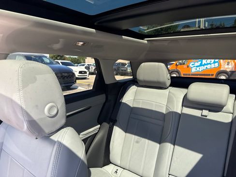 Used 2021 Land Rover Range Rover Evoque SE AWD/4WD image 17