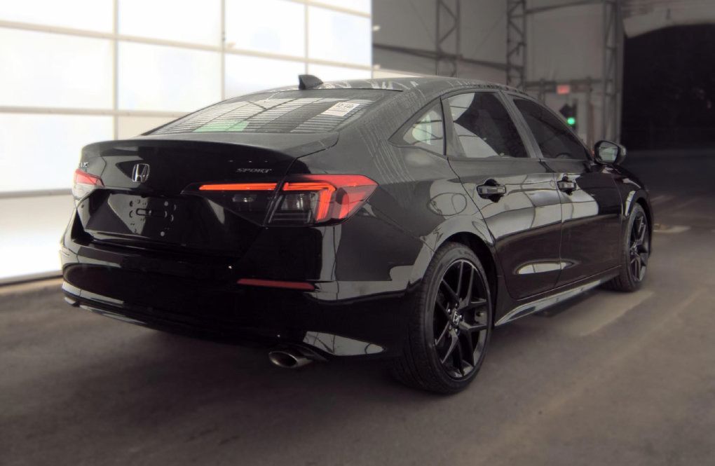 Used 2025 Honda Civic Sport image 4