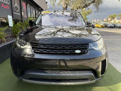 Used 2017 Land Rover Discovery HSE image 2