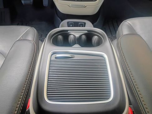 Used 2020 Chrysler Pacifica Touring-L Plus w/ Tire & Wheel Group image 41