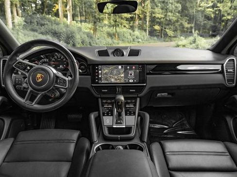 Used 2022 Porsche Cayenne Coupe AWD/4WD image 23
