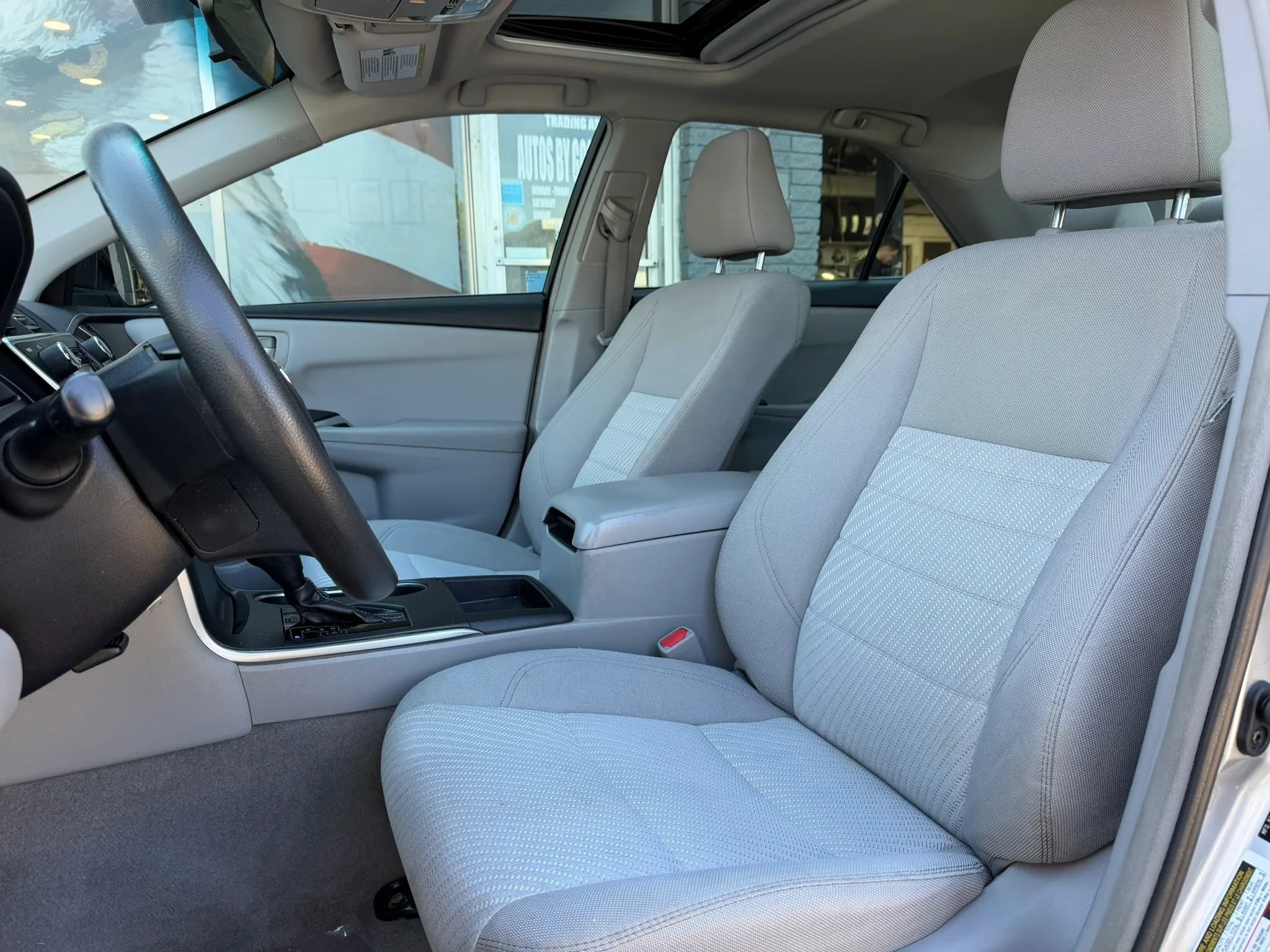Used 2017 Toyota Camry LE w/ Moonroof Package FWD image 9