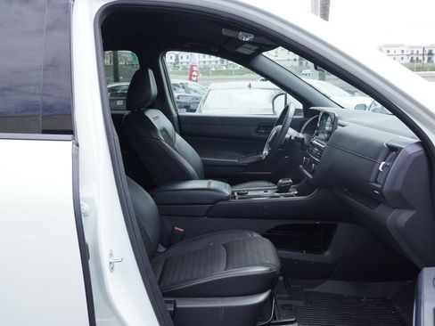 Used 2024 Nissan Pathfinder Rock Creek AWD/4WD image 20