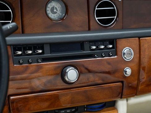 Used 2010 Rolls-Royce Phantom Drophead Coupe RWD image 26
