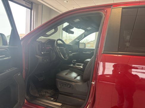 Used 2024 Chevrolet Silverado 1500 LT Trail Boss w/ Convenience Package II AWD/4WD image 10