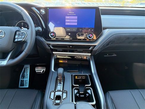 New 2026 Lexus TX 500h AWD image 21