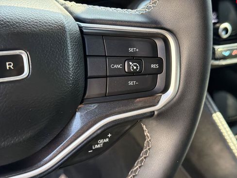 Used 2023 Jeep Wagoneer 4WD image 36