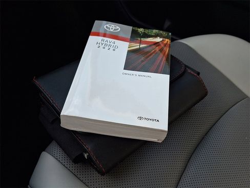 Used 2020 Toyota RAV4 Limited image 26