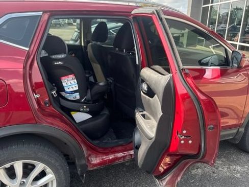 Used 2020 Nissan Rogue Sport SV AWD/4WD image 1