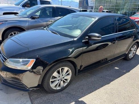 Used 2015 Volkswagen Jetta SE FWD image 2