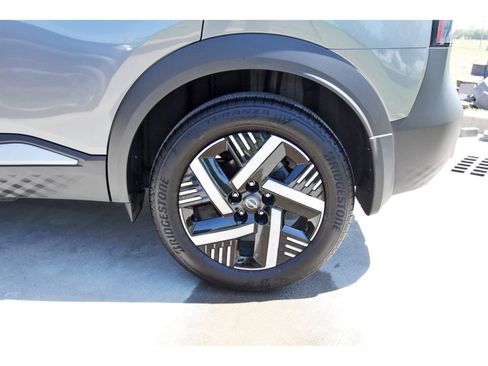 Certified 2025 Nissan Kicks SV image 30