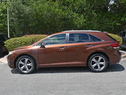 Used 2014 Toyota Venza XLE AWD/4WD image 2