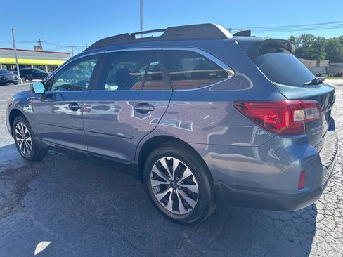 Used 2017 Subaru Outback 2.5i Limited AWD/4WD image 3