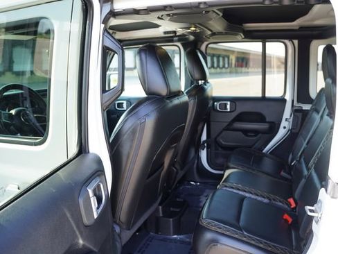 Used 2020 Jeep Wrangler Unlimited Sahara AWD/4WD image 17