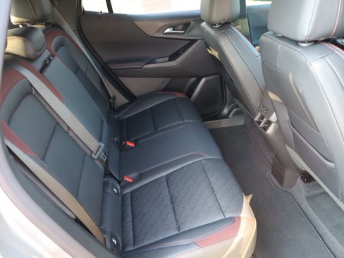 Used 2026 Chevrolet Equinox RS w/ Convenience Package III FWD image 34