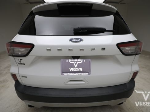 Used 2022 Ford Escape SE FWD image 4